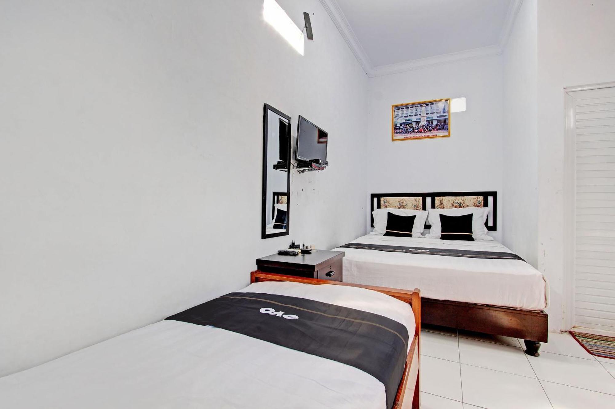 Capital O 92929 Hotel New Tirta Kencana Syariah Tegal  Exterior photo